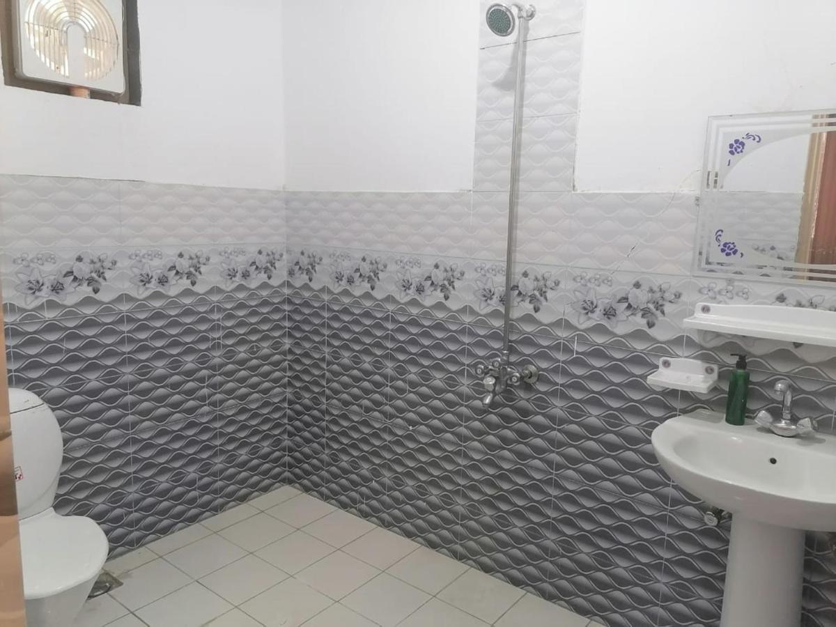 Indus View Hotel Скарду Экстерьер фото